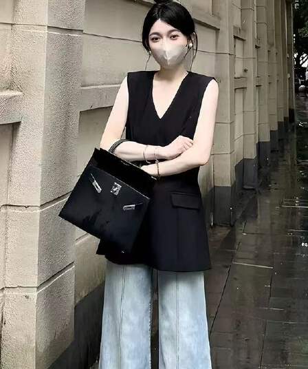 한 부서 패션 디자인 센스 V넥 정장 베스트 조끼 여성 여름 허리 수축 슬림해 보이는 외국 가스 품격 맨위 트렌디