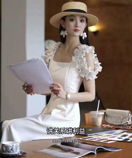 에 따르면 Connaught 우아함 독백 2026 여름 섹션 프랑스식 디자인 센스 허리 수축 오프숄더 몸매 가꾸기 고급 여성 드레스