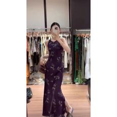 批发新中式紫色改良旗袍2026新款绝美不撞款紫色提花无袖<b class='q'>连衣裙</b>女夏季