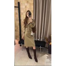 批发轻熟御姐穿搭一整套巨好看美拉德收腰卡其色<b class='q'>风衣</b>外套半身裙套装秋