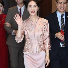 批发娘家妈妈喜服<b class='q'>礼服</b>10月份结婚喜婆婆婚宴装2026新款中式旗袍连衣裙