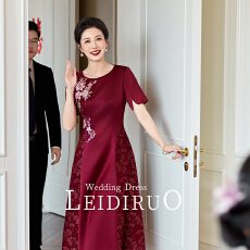 批发喜妈妈礼服年轻高级感结婚婆婆婚宴装红色2026新款