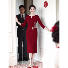 批发2026秋季新款喜婆婆婚宴红色连衣裙高端婚礼妈妈装<b class='q'>礼服</b>裙