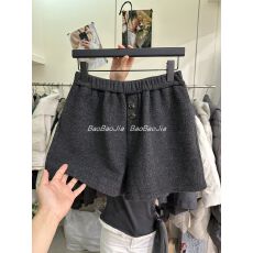 批发糯米复合超柔<b class='q'>大码</b>300斤两粒扣设计保暖<b class='q'>短裤</b>女冬加绒加厚休闲热裤