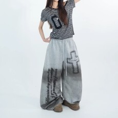 批发美式高街脏染十字架字母印花阔腿弯刀卫裤男<b class='q'>女</b>爵士舞垂感<b class='q'>休闲裤</b>潮