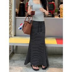 批发新款<b class='q'>百搭</b>条纹抽绳高腰半身裙女春季别致修身显瘦包臀长裙