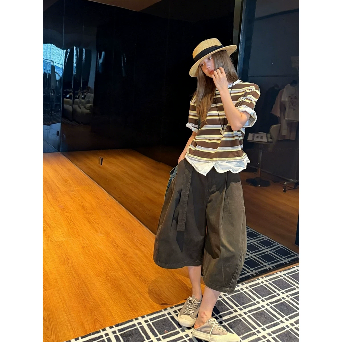 한국 동대문 이른 봄 새로운 미니멀리즘 출퇴근 패션 작은 대중 디자인 센스 슬림해 보이는 루즈핏 넓은 다리 7부 바지 여성