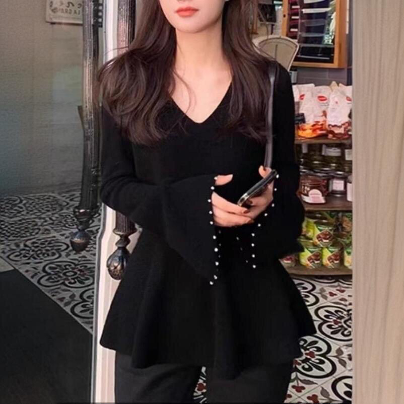 빅 사이즈 프랑스식 V넥 나팔 소매 니트 스웨터 여성 2026 가을 겨울 새로운 지방 mm 슬림해 보이는 고급 센스 허리 수축 맨위