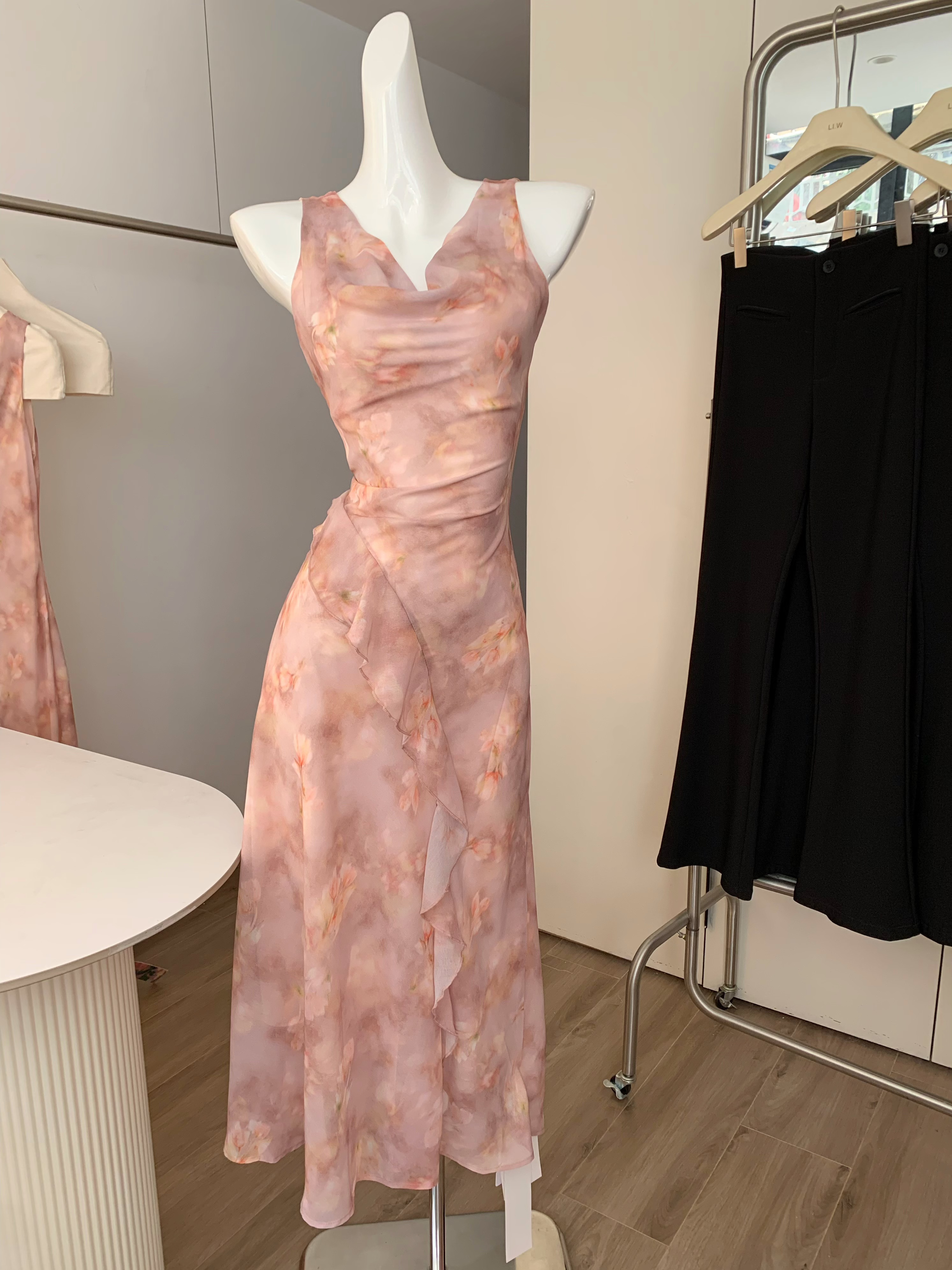 그 이후로 프랑스식 드레스 꽃무늬 슬립 드레스 고급 센스 롱 스커트 프릴 치마 휴가 착용 가져 가라. 여성 여름