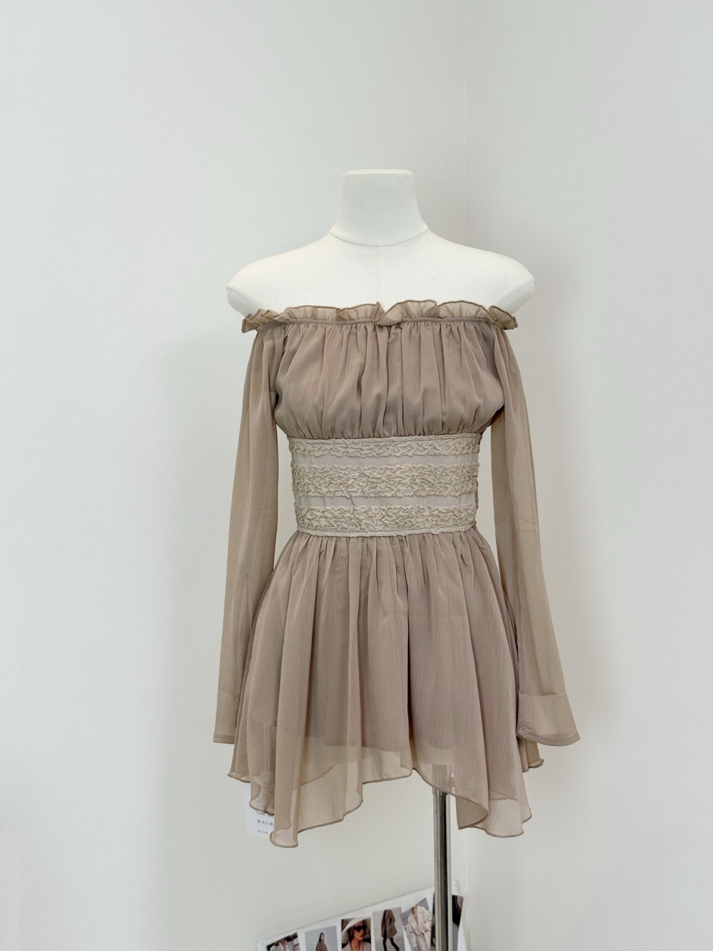 찬양하다 다우 yuzhi 우아함 품격 오프숄더 쉬폰 블라우스 봄 여름 새로운 허리 수축 슬림해 보이는 고급 센스 오프숄더 맨위