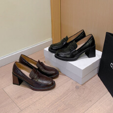 英伦风高跟乐福鞋女复古百搭小皮鞋简约一脚蹬通勤单鞋