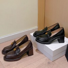 软皮黑色高跟山茶花乐福鞋女2025新款英伦风真皮一脚蹬厚底单鞋