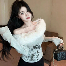 批发纯欲风辣妹复古毛毛拼接一字肩上衣女款冬季印花设计感打底衫t恤