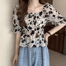 批发2026年新方领别致法式泡泡短袖碎花<b class='q'>衬衫</b>女设计感小众夏季短款上衣