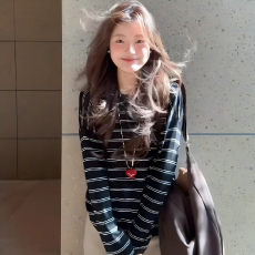 批发长袖t恤女2026新款秋<b class='q'>冬</b>季设计感韩系慵懒黑白条纹打底polo衫上衣