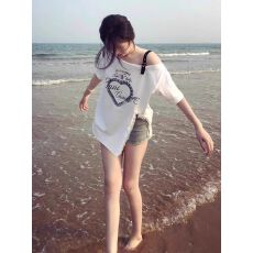 批发2026年新款辣妹斜肩<b class='q'>t</b><b class='q'>恤</b>女夏拼接<b class='q'>蕾丝</b>开叉短袖宽松不规则露肩上衣