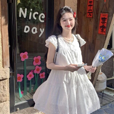 批发海边甜美风小众<b class='q'>白色</b>舒适连衣裙女夏季小个子短款叠穿A字裙蛋糕裙