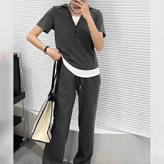批发休闲运动套装女2026年春<b class='q'>秋</b>新款设计感假两件短袖上衣直筒裤两件套