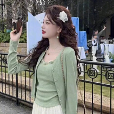 批发2026新款温柔风套装女春季清新绿色防晒立体花朵吊带