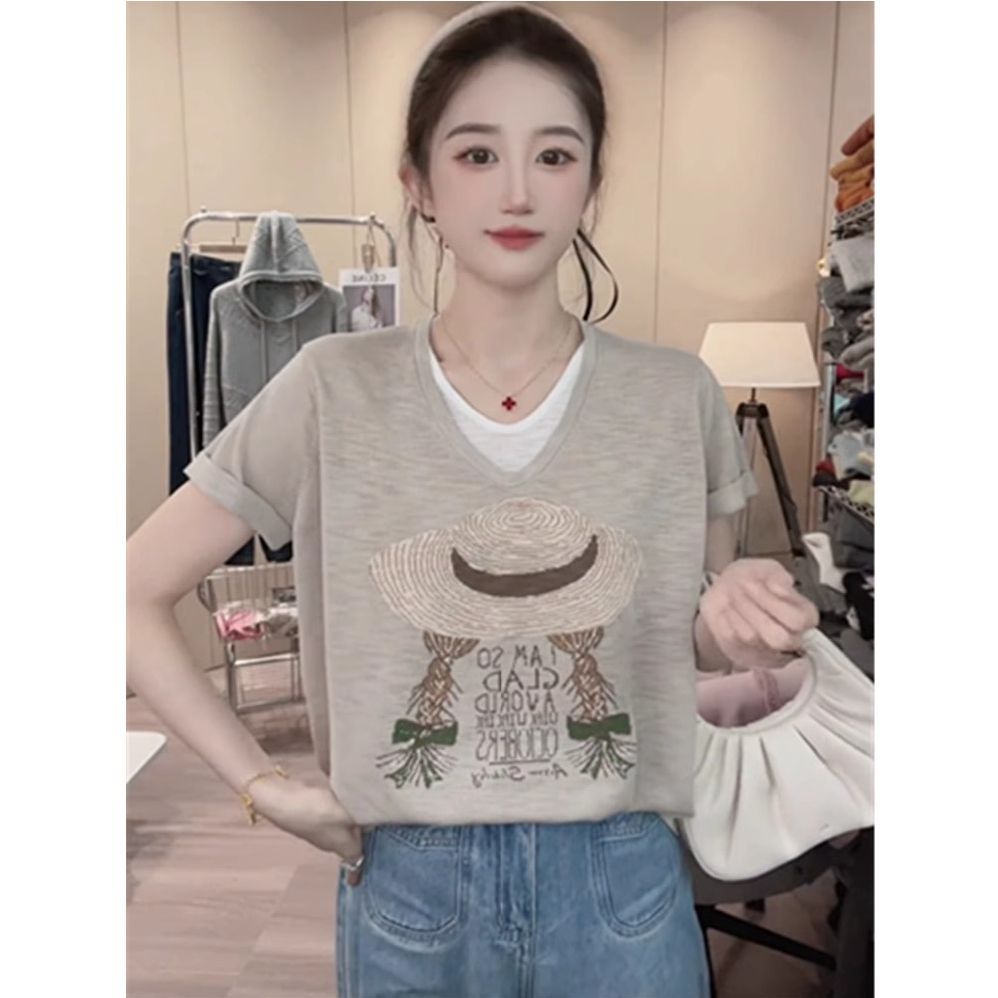 2026 년 만화 모자 프린트 패치워크 페이크 레이어드 반팔 티셔츠 여성 여름 새로운 루즈핏 슬림해 보이는 다용도 맨위
