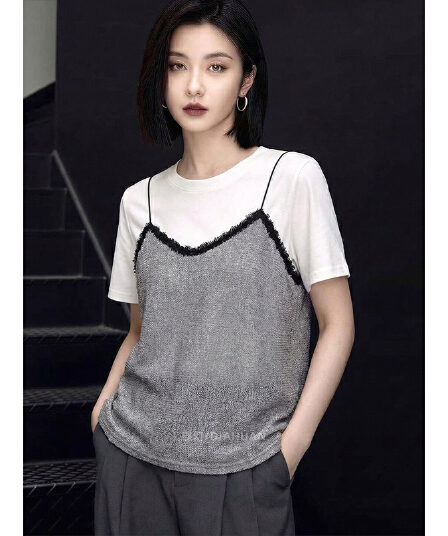 2026 년 여름 새로운 페이크 레이어드 티셔츠 루즈핏 표지 배색 거친 가장자리 슬립 디자인 센스 작은 대중 반팔 맨위