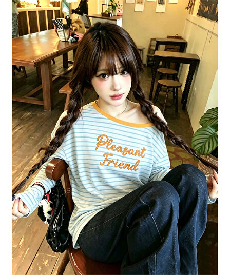 한 부서 블루 화이트 스트라이프 알파벳 긴팔 맨위 티셔츠 여성 26 여름 새로운 루즈핏 슬림해 보이는 느긋한 캐주얼 티셔츠