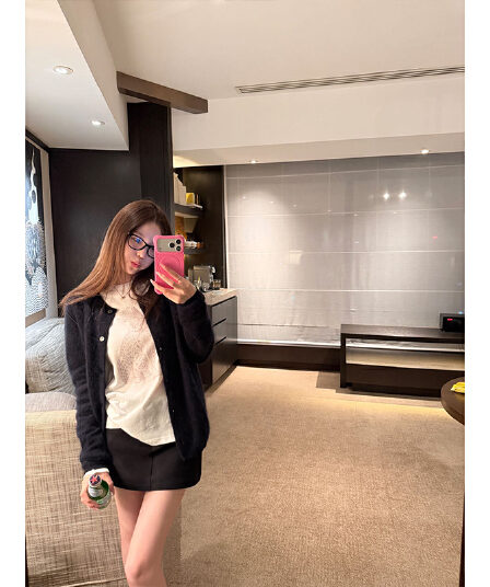 눈꽃 면 70 면 30 폴리 에스터 가을 새로운 표범 프린트 긴팔 티셔츠 여성 빛 럭셔리 라운드 넥 긍정적 인 어깨 의류