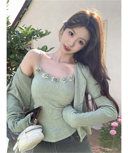 원본 솜씨 부드러운 바람 세트 여성 가을 작은 청신 오픈 가디건 3 차원 꽃 캐미솔 투피스 세트