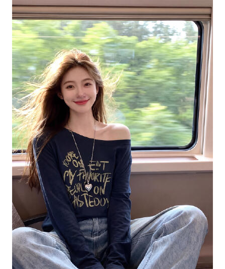 눈꽃 면 65 면 35 폴리 에스터 26 가을 새로운 아메리칸 핫걸 프린트 비스듬한 어깨 슬림해 보이는 긴팔 티셔츠 맨위