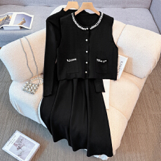 批发实拍大码2025秋冬新款胖mm高级感<b class='q'>钉珠</b>马甲减龄显瘦针织<b class='q'>连衣裙</b>套装