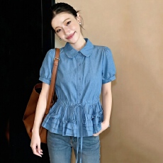 批发蓝色娃娃领正肩短袖<b class='q'>衬衫</b><b class='q'>女</b>2026夏大码胖mm高级感花边下摆收腰上衣