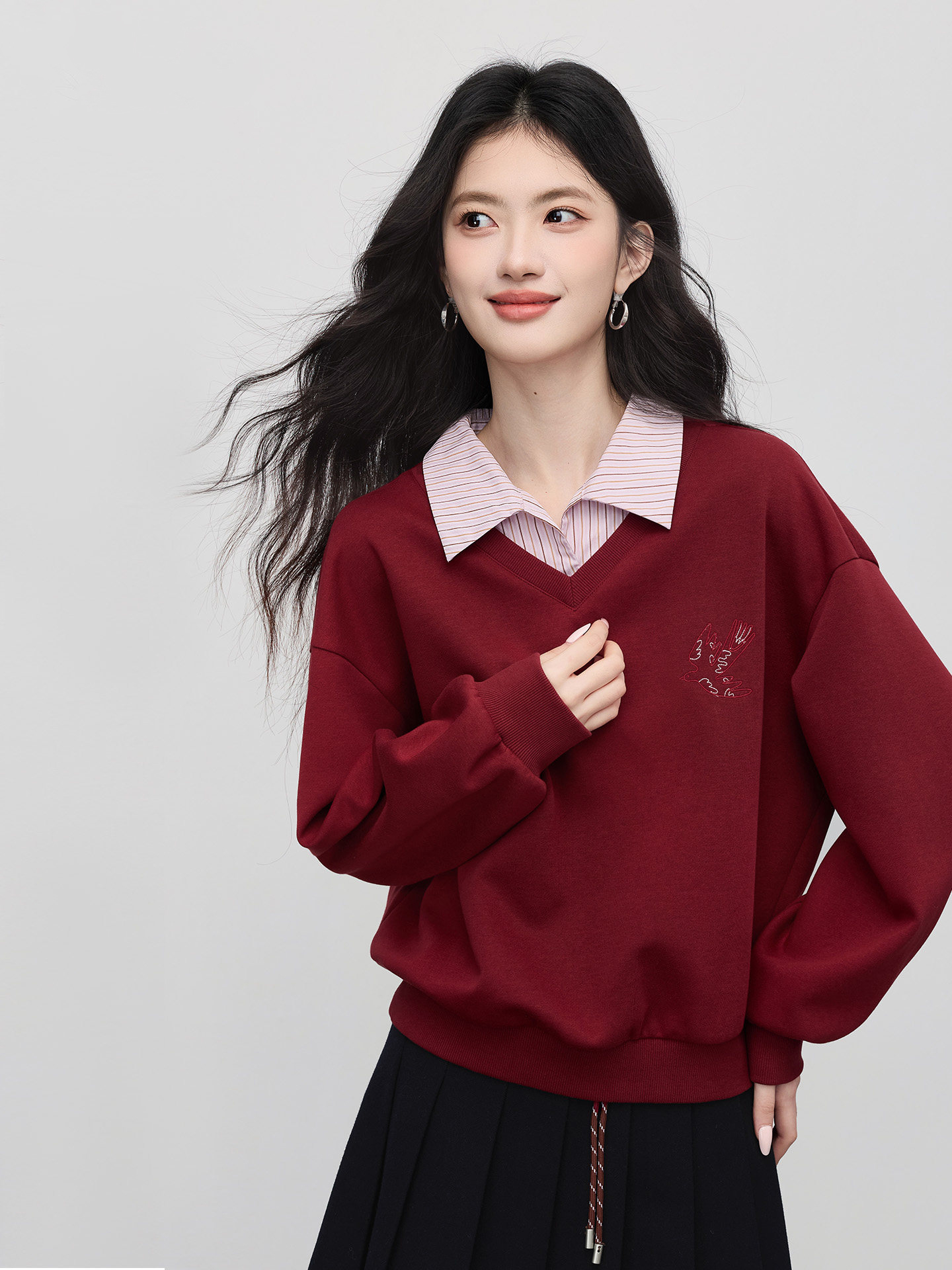 붉은 행운 맨위 페이크 레이어드 셔츠 폴로 칼라 패치워크 빨간색 후드티 여성 2026 봄 신년