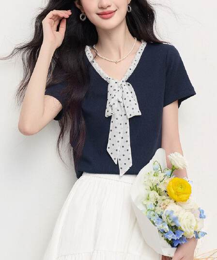 도트 무늬 나비 넥타이 V넥 티셔츠 여성 2026 여름 새로운 출퇴근 다용도 슬림해 보이는 반팔 맨위 작은 키