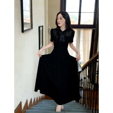 批发夏季新款轻薄透气高级感<b class='q'>赫本</b><b class='q'>风</b>小黑裙法式轻奢气质收腰显瘦连衣裙