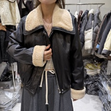 批发美拉德咖色短款<b class='q'>皮衣</b>羽绒服女2025冬季新款小个子羊羔毛大翻领外套