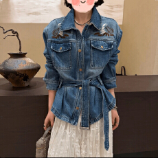 批发度假港风翻领系腰带刺绣牛仔短款外套女2026春季新款洗水洋气上衣