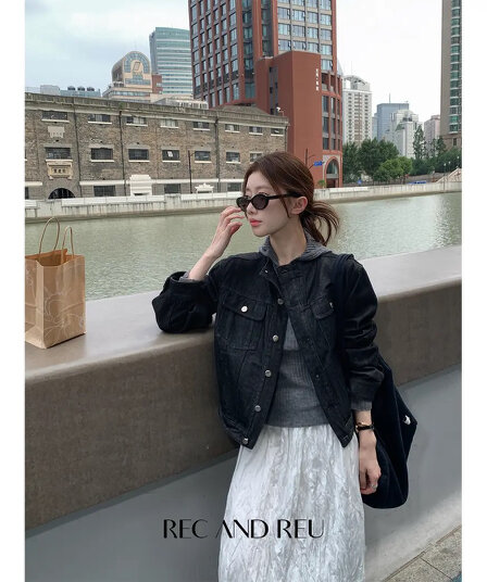 rec and reu 단 닝 데님 깨끗하고 깔끔한 늑골 피부 느낌 작은 스탠드 칼라 단색 색상 디스플레이 슬림 카우보이 바깥