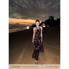 批发鹭青一原创【紫碎金】复古烫金丝绒连衣<b class='q'>裙</b>女春季紫色修身挂脖长<b class='q'>裙</b>