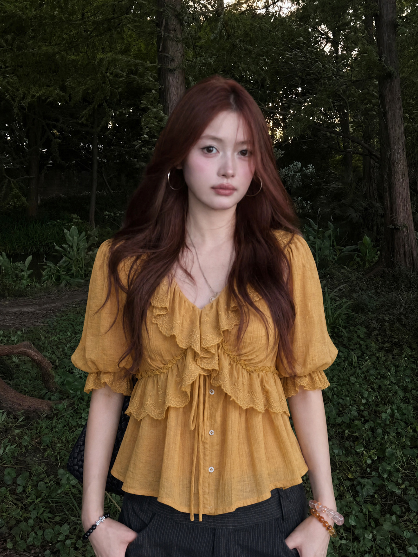 프랑스식 부드러운 바람 프릴 허리 수축 여성 셔츠 202 년 6 여름 거품 소매 슬림해 보이는 인형 셔츠 맨위