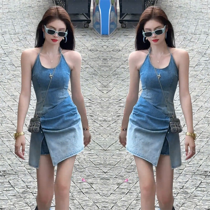 핫걸 바람 데님 여성 드레스 2025 년 여름 새로운 라운드 넥 행침 목 단색 패치워크 트임 타이트 스커트 트렌디