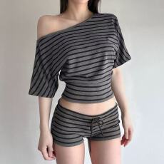 批发2026夏季美式复古条纹斜领露肩针织<b class='q'>t</b><b class='q'>恤</b>短裤套装<b class='q'>女</b>性感辣妹两件套