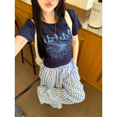 批发实拍实价  小个子修身<b class='q'>花朵</b>印字短袖<b class='q'>T</b><b class='q'>恤</b>+高腰格子阔腿裤套装