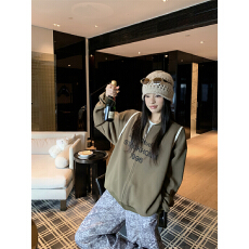 批发现实拍实价字母印花圆领宽松长袖外套女早秋美式宽松休闲开衫上衣