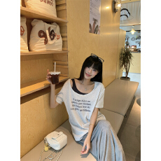 批发实拍实价  夏季假两件显瘦短袖字母上衣+灰色<b class='q'>半身裙</b>套装