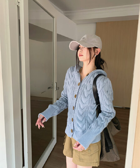있음 선적 실사 이른 가을 꽈배기 몸매 가꾸기 슬림해 보이는 후드 스웨터 오픈 가디건 카키 주머니 반바지 세트