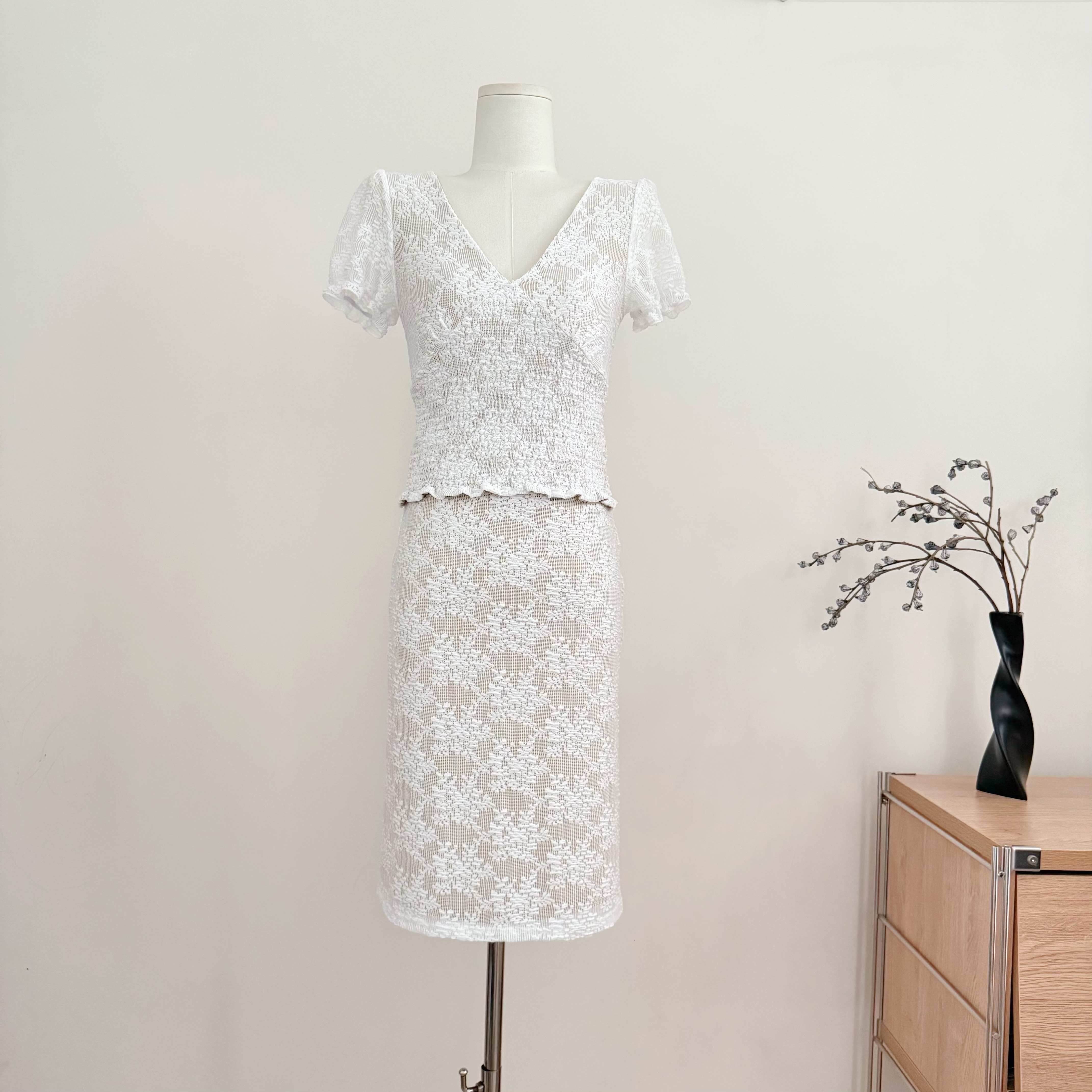 laareetoo V넥 레이스 맨위 여성 여름 2026 년 새로운 반신 치마 세트 품격 투피스 세트