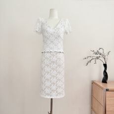 批发Laareetoo v领<b class='q'>蕾丝</b>上衣女夏季2026年新款半身裙<b class='q'>套装</b>气质两件套