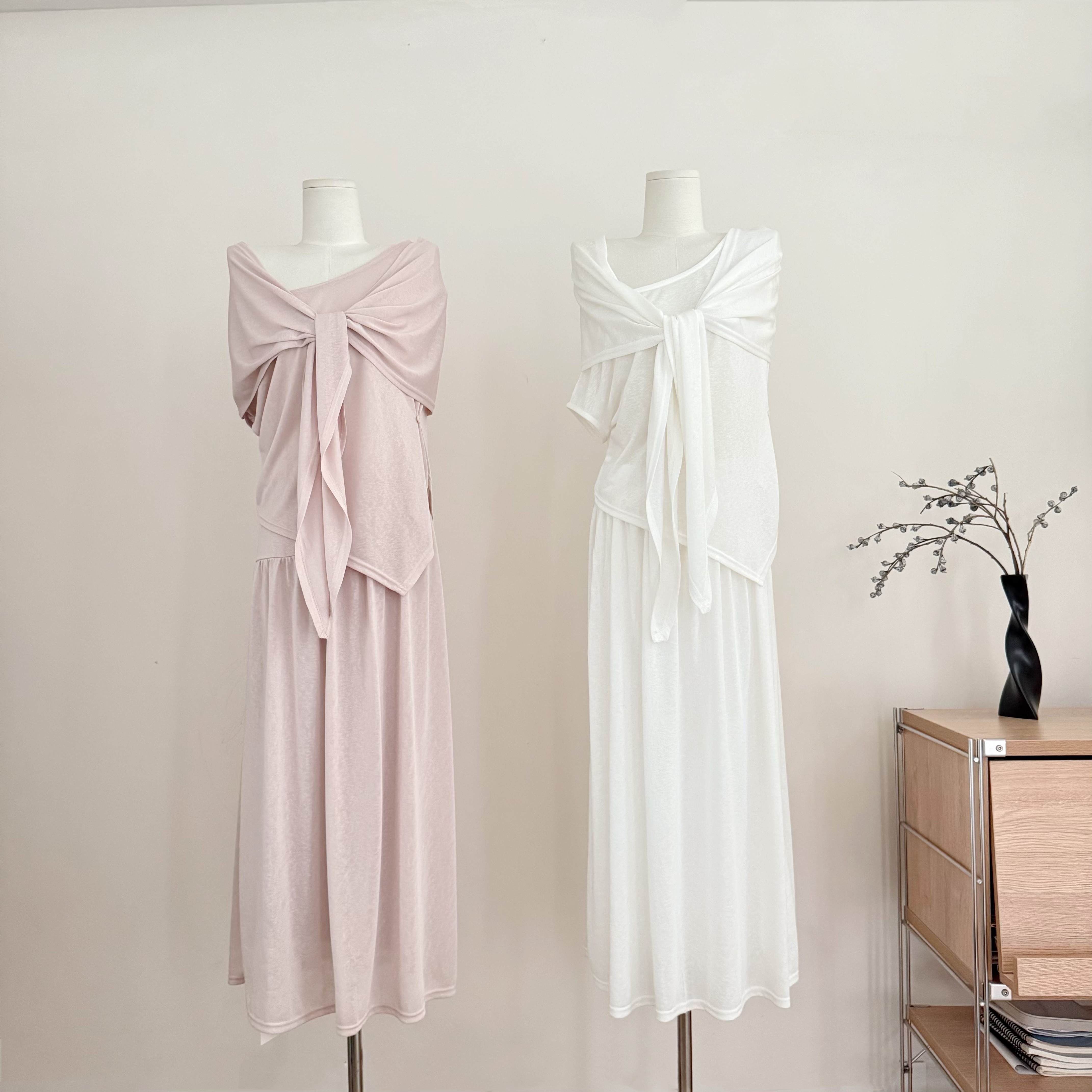 im ~까지 빛 연 부서 세트 라이 경기 서울 눈꽃 면 순수한 욕망 도루 센스 비스듬한 어깨 티셔츠 여성 반신 롱 스커트 3종 세트