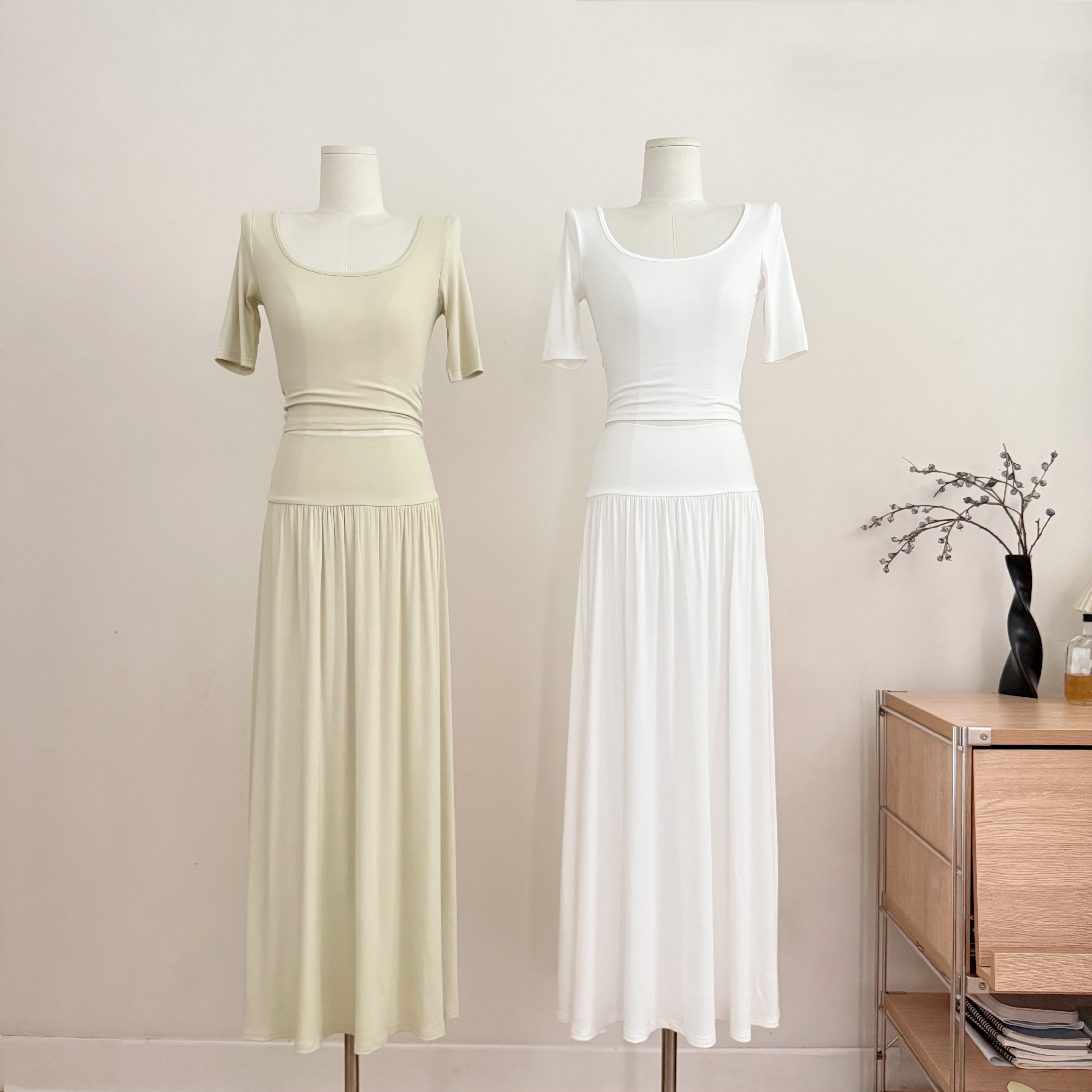 okmashop 빛 꽃 유리 단색 티셔츠 여성 여름 몸매 가꾸기 쇼트 스타일 u 칼라 맨위 반신 롱 스커트 세트