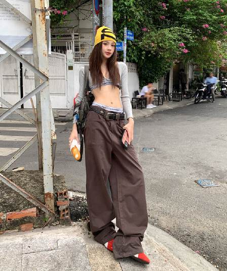 한 여성 일상 차가운 바람의 소리 워크웨어 팬츠 달콤한 차가운 대비 단순한 고급 바지 더블 버클 조절 가능
